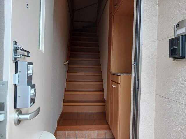 物件内観写真17　(きれいな玄関です)