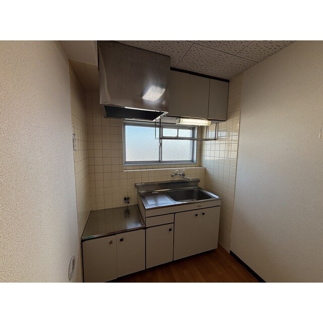 物件内観写真7　(こちらのリビングで趣味の時間をお楽しみください)