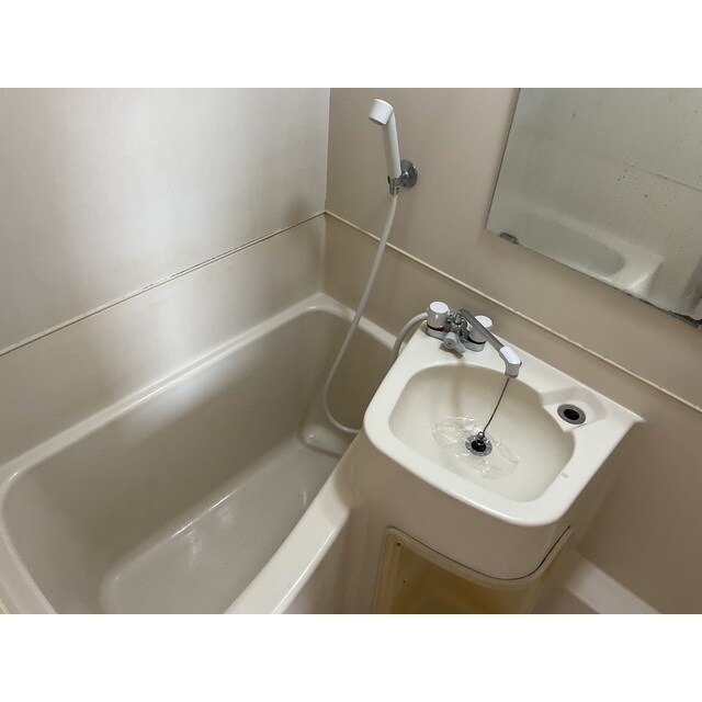 物件内観写真8　(ゆったり過ごせるリビングです)