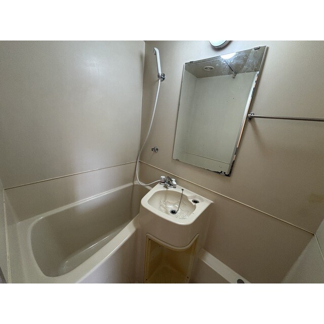 物件内観写真10　(ゆったり過ごせるお風呂です)