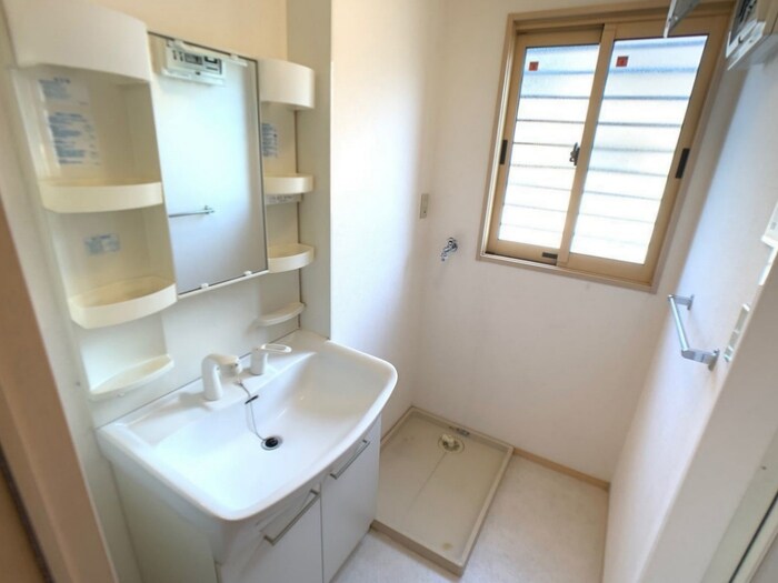 物件内観写真7　(洗髪洗面化粧台)