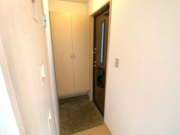物件内観写真10　(玄関)