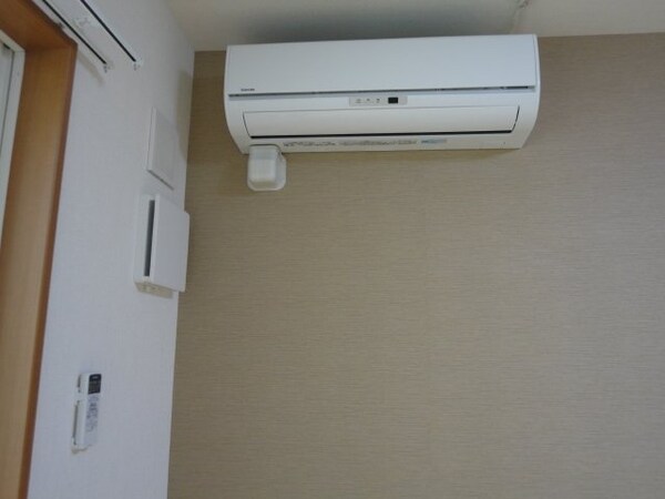 建物設備(リビング　エアコン)