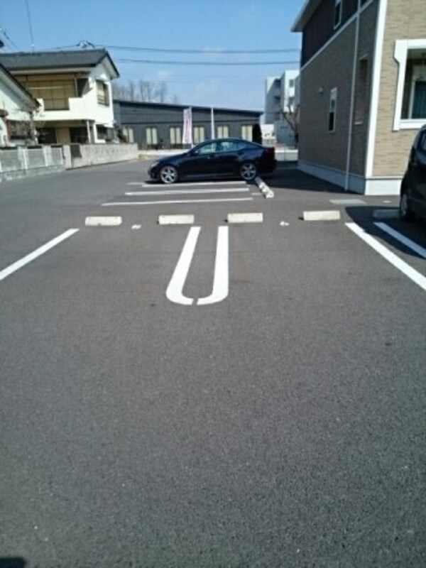 駐車場(駐車場に車を止められます)