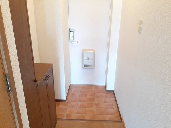 玄関(落ち着いた玄関です)