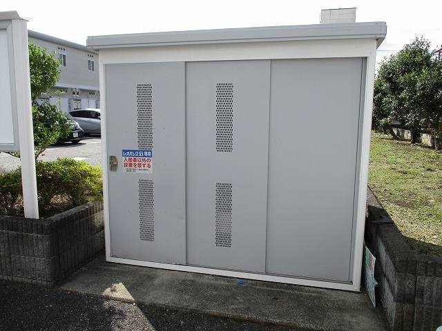 物件内観写真10　(入居者様専用ゴミ庫です。)