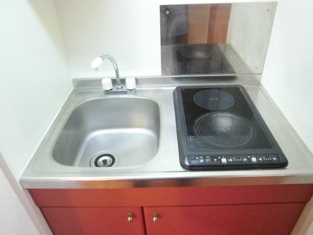 物件内観写真17　(コンパクトなキッチンで掃除もラクラク)