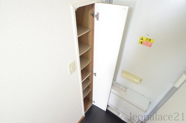 物件内観写真21　(明るい玄関です)