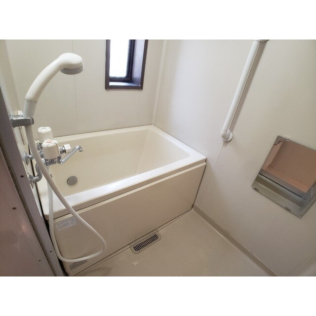 物件内観写真11　(落ち着いた空間のお風呂です)