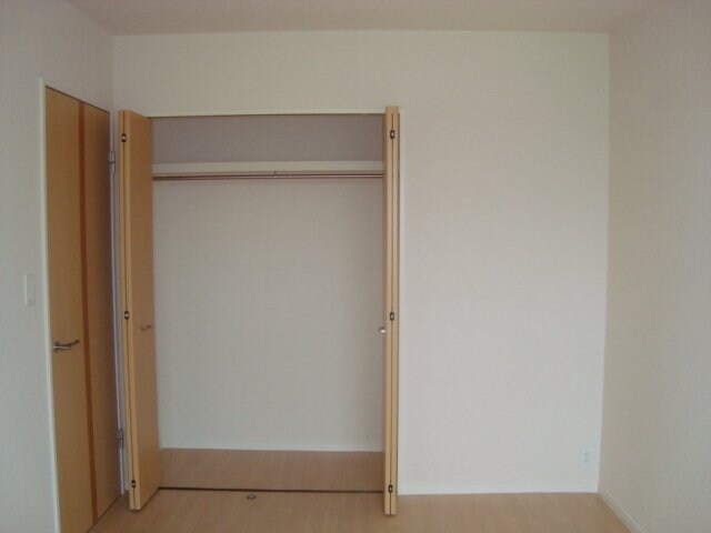 物件内観写真12　(クローゼット)