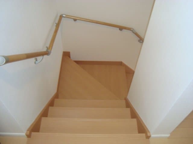 物件内観写真22　(階段)