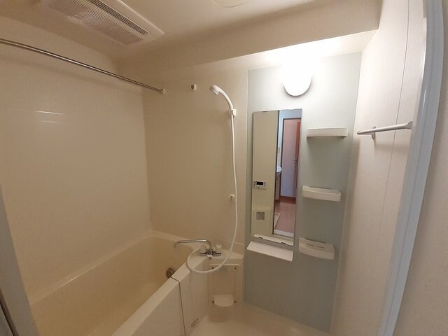 物件内観写真11　(ゆったり過ごせるお風呂です)