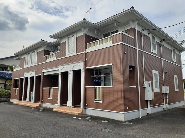 物件外観写真1　(外観もきれいです)