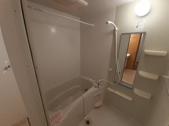 物件内観写真11　(ゆったり過ごせるお風呂です)