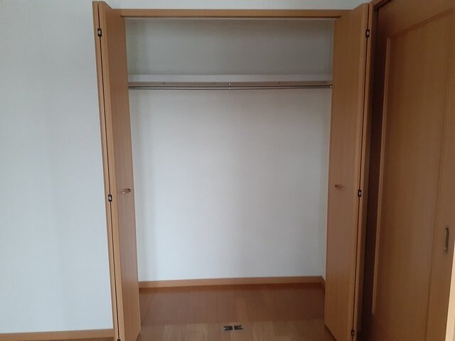 物件内観写真17　(収納豊富です)