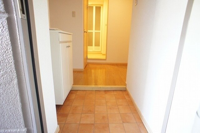 物件内観写真9　(きれいな玄関です)