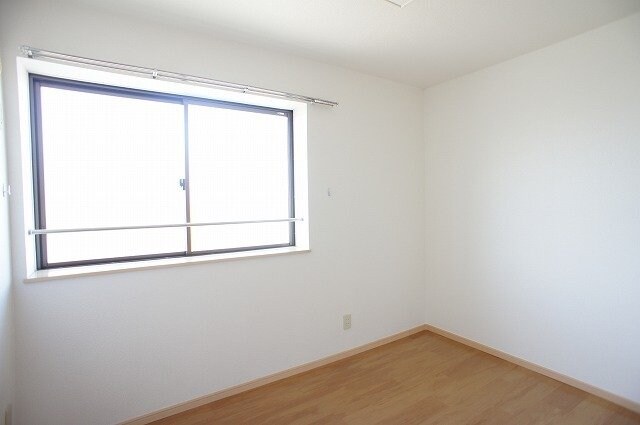 物件内観写真12　(明るい室内です)