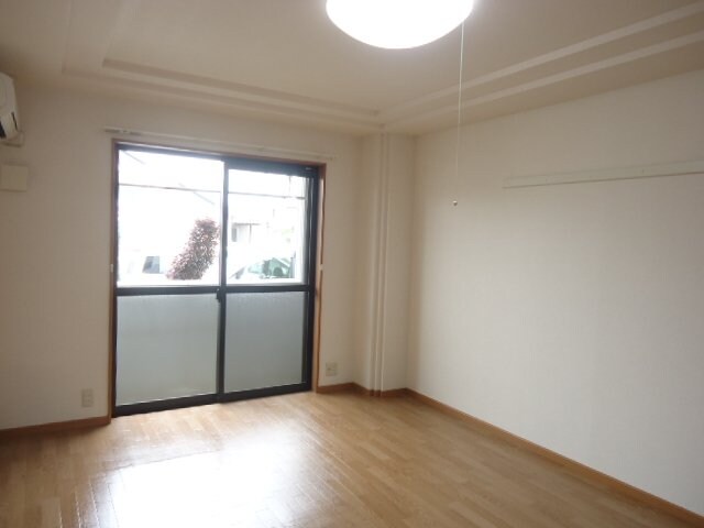 物件内観写真10　(洋室)