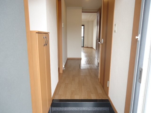 物件内観写真18　(玄関)