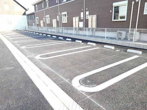 駐車場(駐車場です)