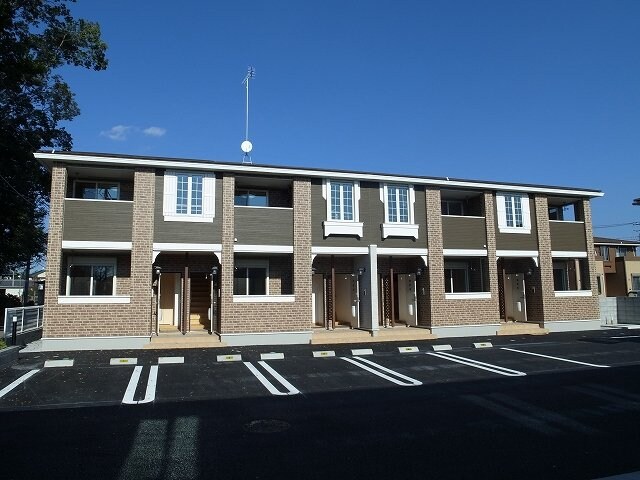 物件外観写真1　(外観は落ち着いています)