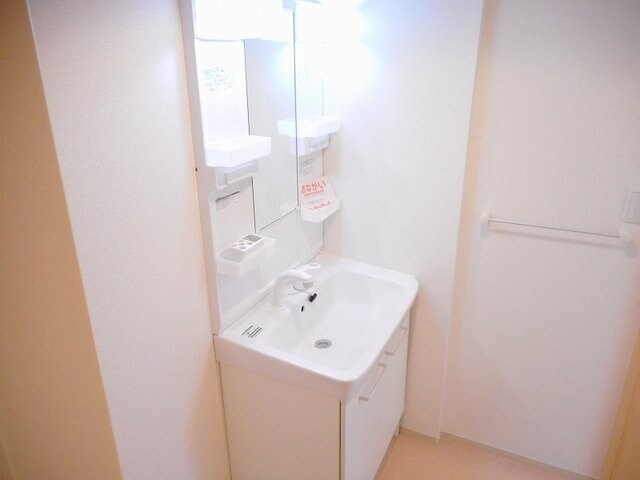 物件内観写真14　(忙しい朝には欠かせない洗面所です)