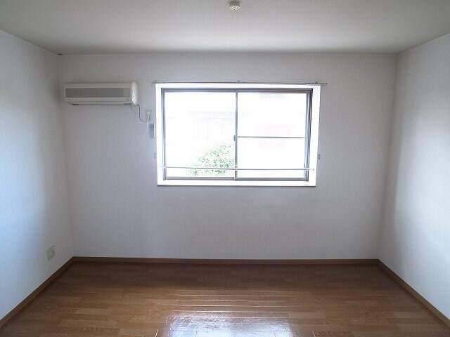 物件内観写真10　(内装もきれいです)