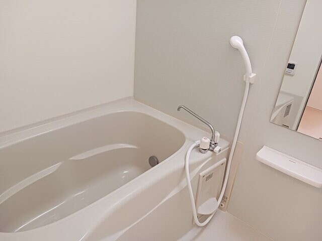 物件内観写真11　(コンパクトで使いやすいお風呂です)