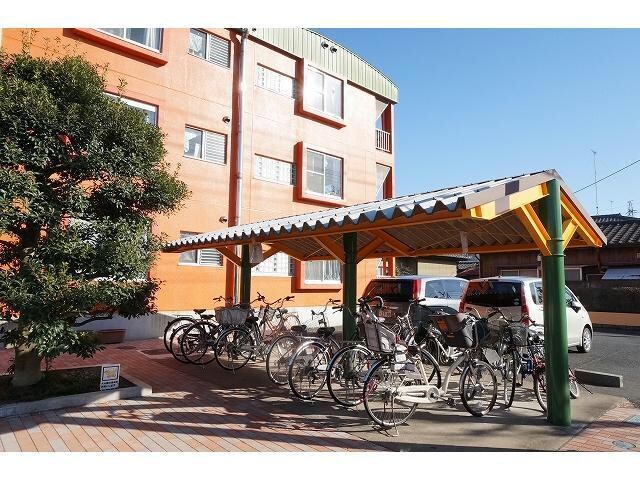 物件内観写真5　(駐輪場)