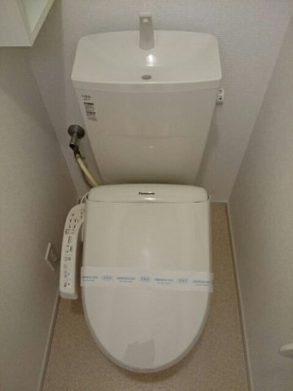 トイレ(コンパクトで使いやすいトイレです)