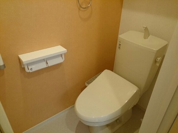 トイレ(清潔感のあるトイレです)