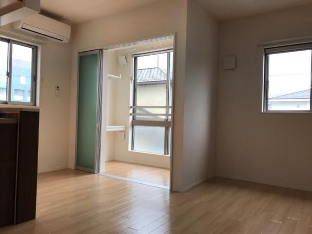 物件内観写真10　(リビング)