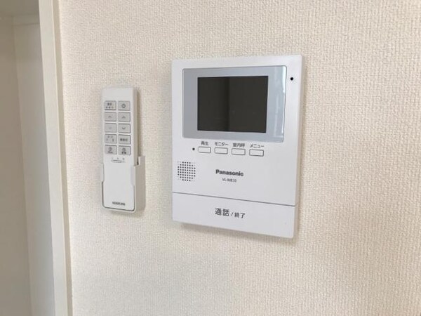 内装他(カメラ付インターホン)