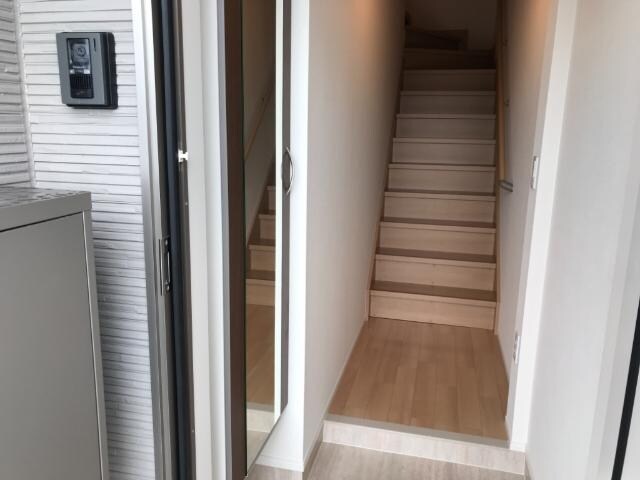 物件内観写真27　(玄関)