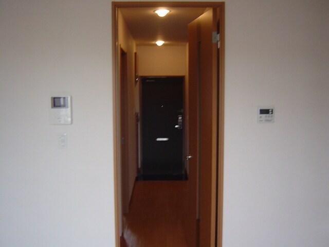 物件内観写真11　(廊下)