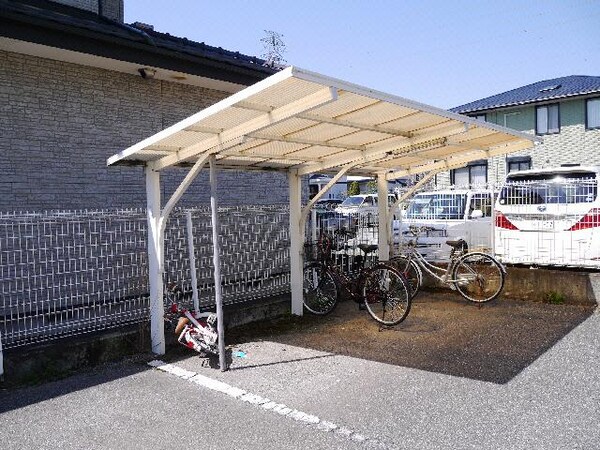 建物設備(駐輪場)