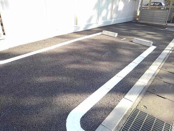 駐車場(駐車スペースもあります)