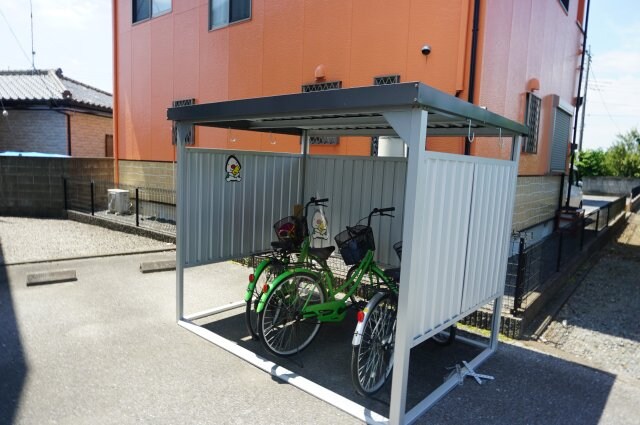 物件内観写真6　(駐輪場)