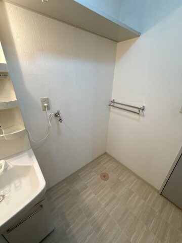 物件内観写真13　(洗濯機置き場)