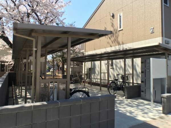 宅配ボックス付き・駐輪場