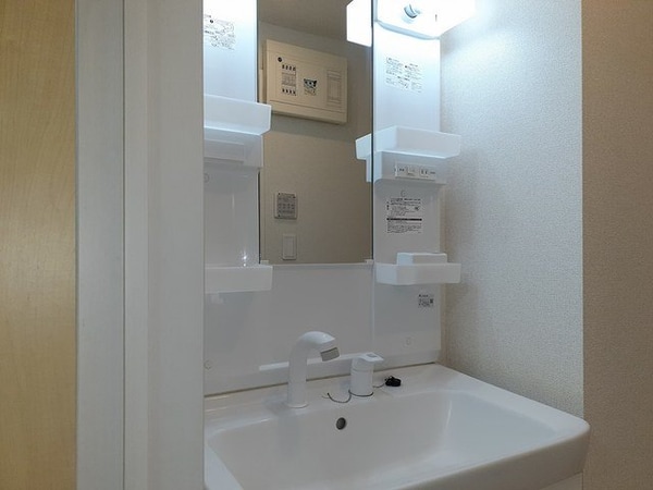 洗面・脱衣所(明るい洗面所です)