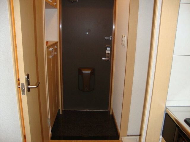 物件内観写真18　(玄関)