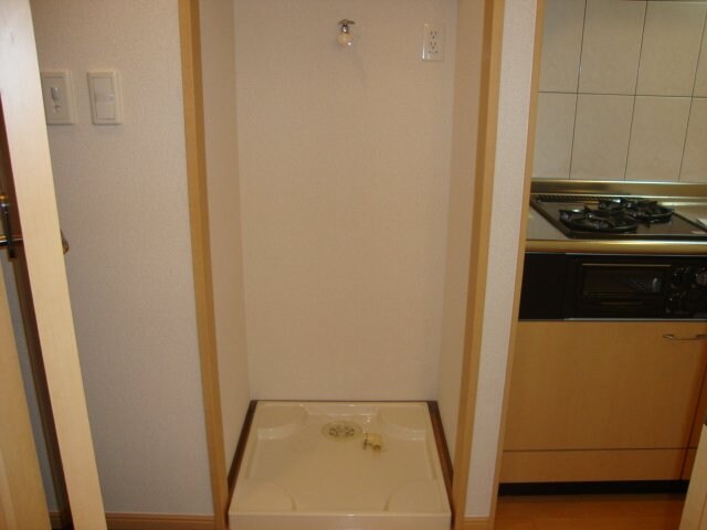 物件内観写真24　(洗濯機置場)