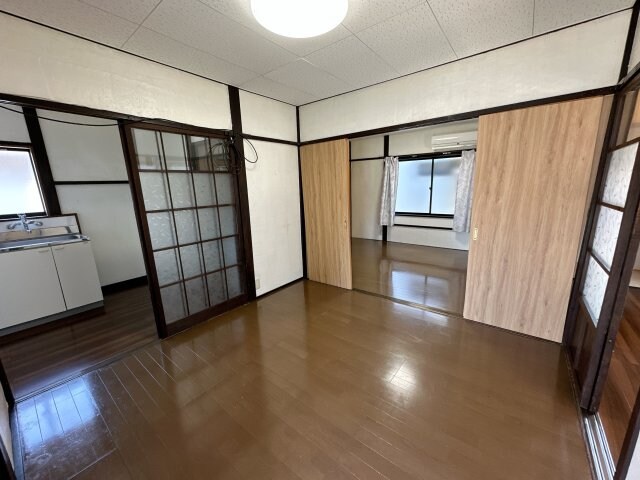 物件内観写真11　(縁側)