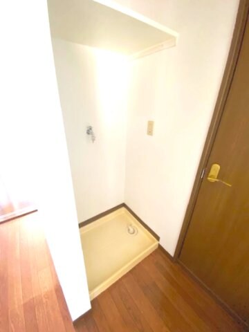 物件内観写真18　(洗濯機置き場)