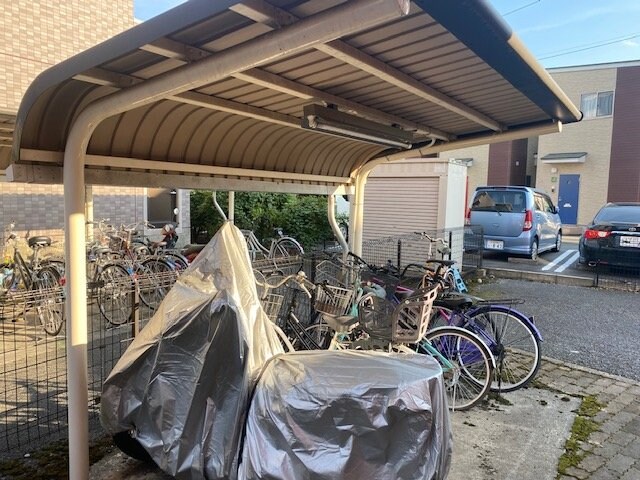 物件内観写真4　(駐輪場)