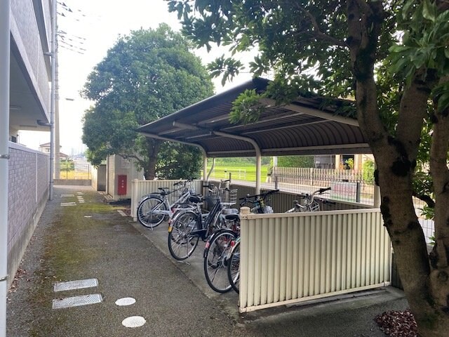 物件内観写真6　(駐輪場)