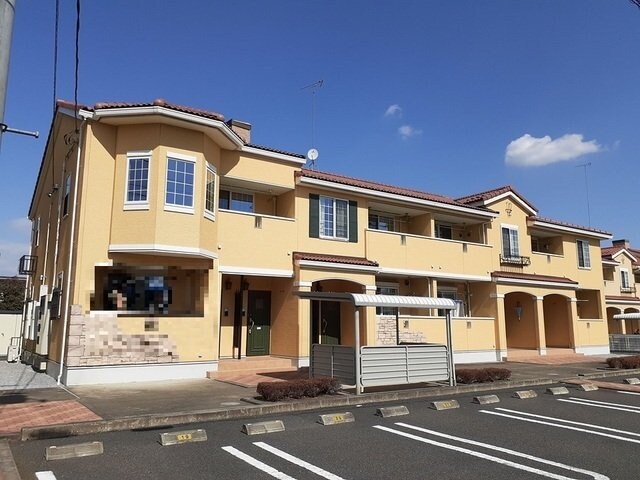 物件外観写真1　(外観は落ち着いています)