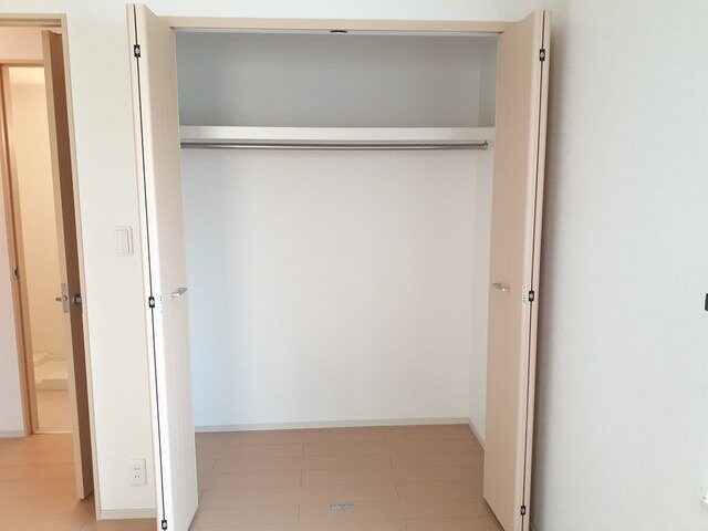 物件内観写真17　(小物を収納するのに便利です)