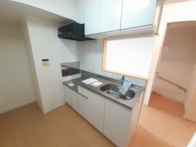 物件内観写真10　(コンパクトなキッチンで掃除もラクラク)